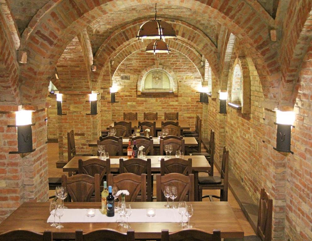 Penzion Kallai A Vinaren Filakovo 外观 照片